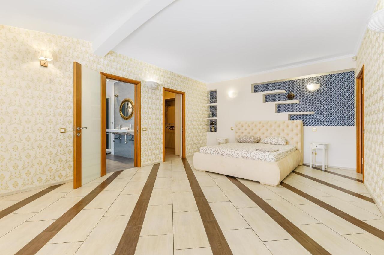 Deribasivska Cozy 4-Room Apartment Odessa Extérieur photo
